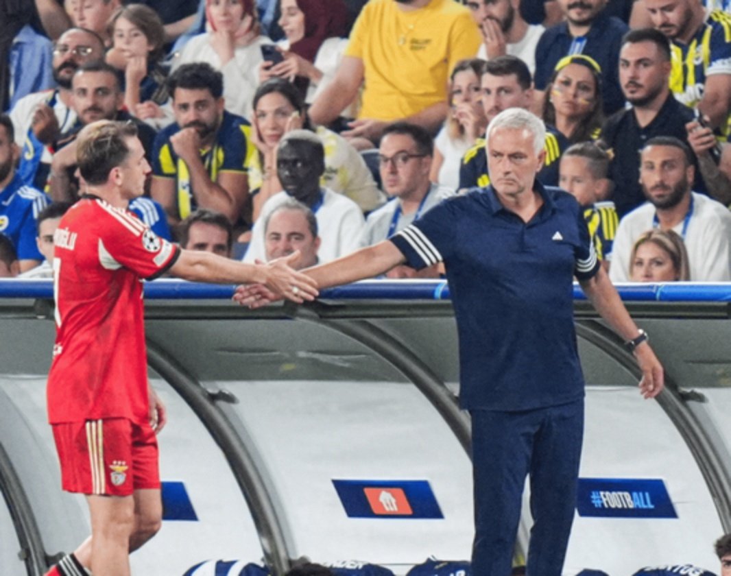 切尔西准备对战波尔图,全力以赴 切尔西准备对战波尔图,全力以赴