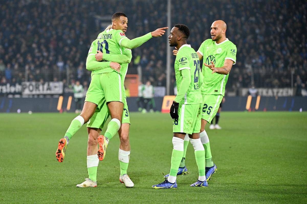 包含沃尔夫斯堡主场胜出,实现卫冕殊荣的词条 包含沃尔夫斯堡主场胜出,实现卫冕殊荣的词条