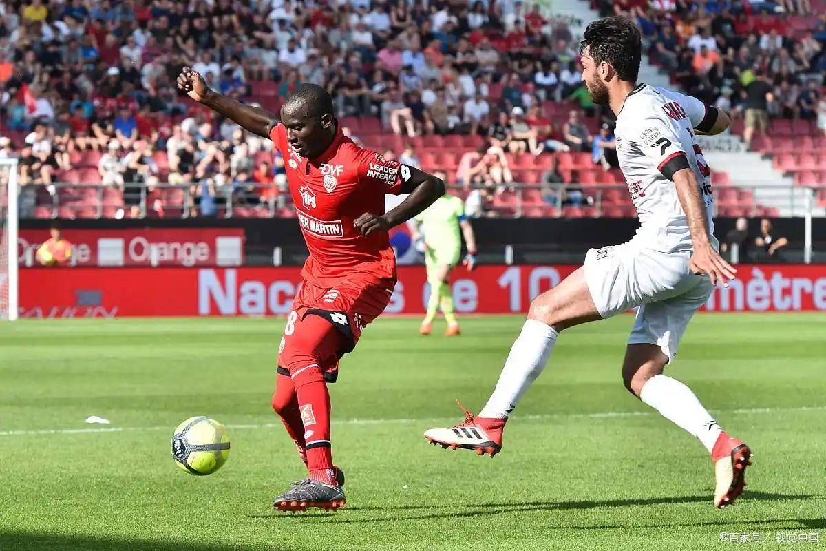 南特客场击败尼姆，取得联赛胜利！