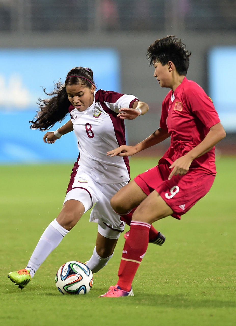 包含澳大利亚女足队在比赛中实现惊艳表现的词条