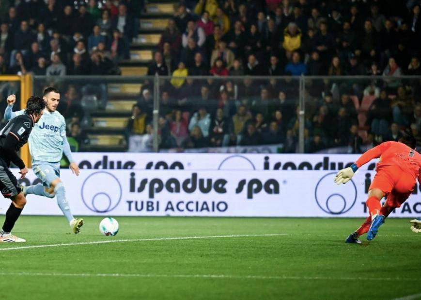 尤文图斯客场惊险取胜:梅开二度领衔的简单介绍 尤文图斯客场惊险取胜:梅开二度领衔的简单介绍