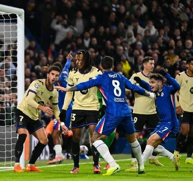 包含切尔西客场击败对手，取得三连胜的词条