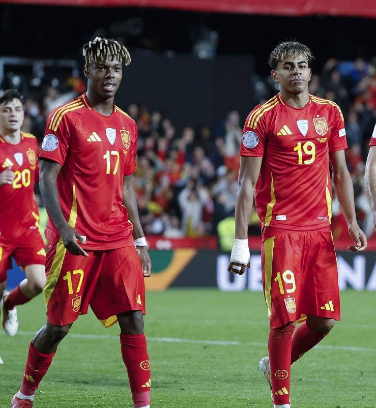 包含欧国联赛事精彩纷呈,球员拼搏不懈的词条 包含欧国联赛事精彩纷呈,球员拼搏不懈的词条