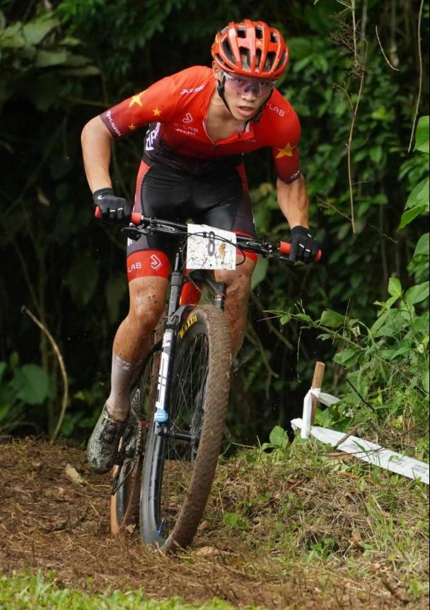 菲律宾选手振奋斗志,决心为国争光的简单介绍 菲律宾选手振奋斗志,决心为国争光的简单介绍