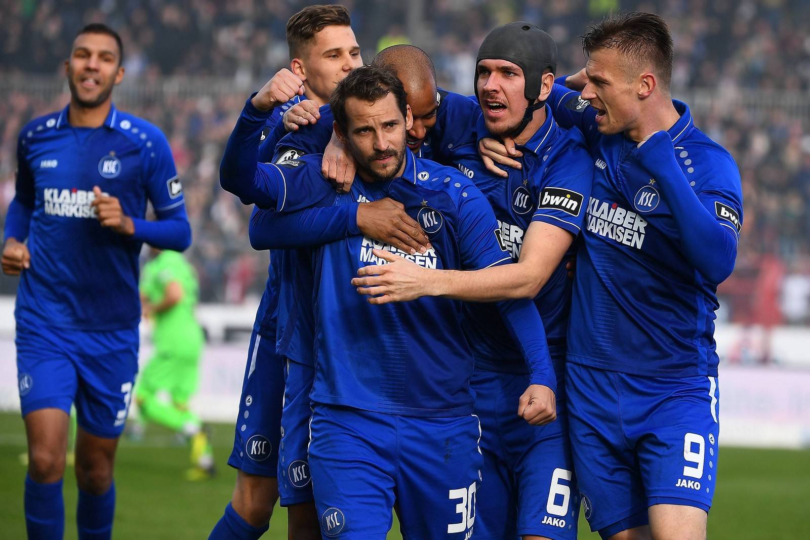 拜仁慕尼黑与汉诺威96进行较量的简单介绍