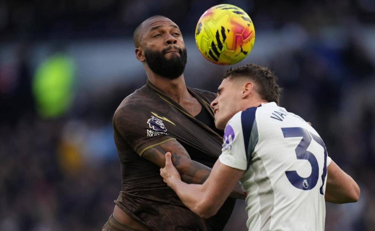 曼联意外输球,英超劲旅遭遇困境 曼联意外输球,英超劲旅遭遇困境