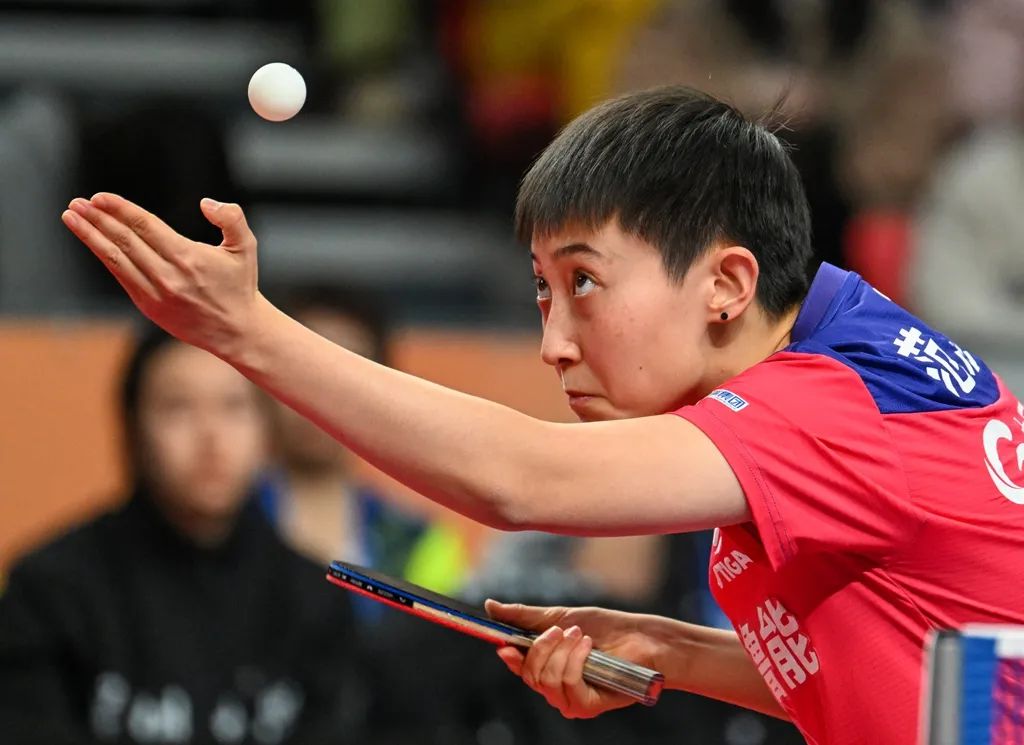 赛场上的精彩瞬间,引发全场热烈掌声!