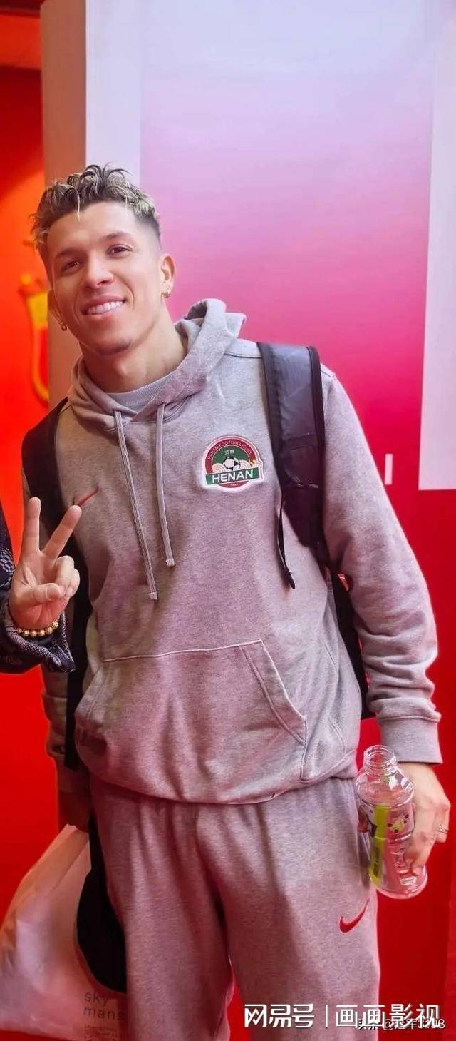 外援受伤无缘下场比赛,球队缺兵少将 外援受伤无缘下场比赛,球队缺兵少将