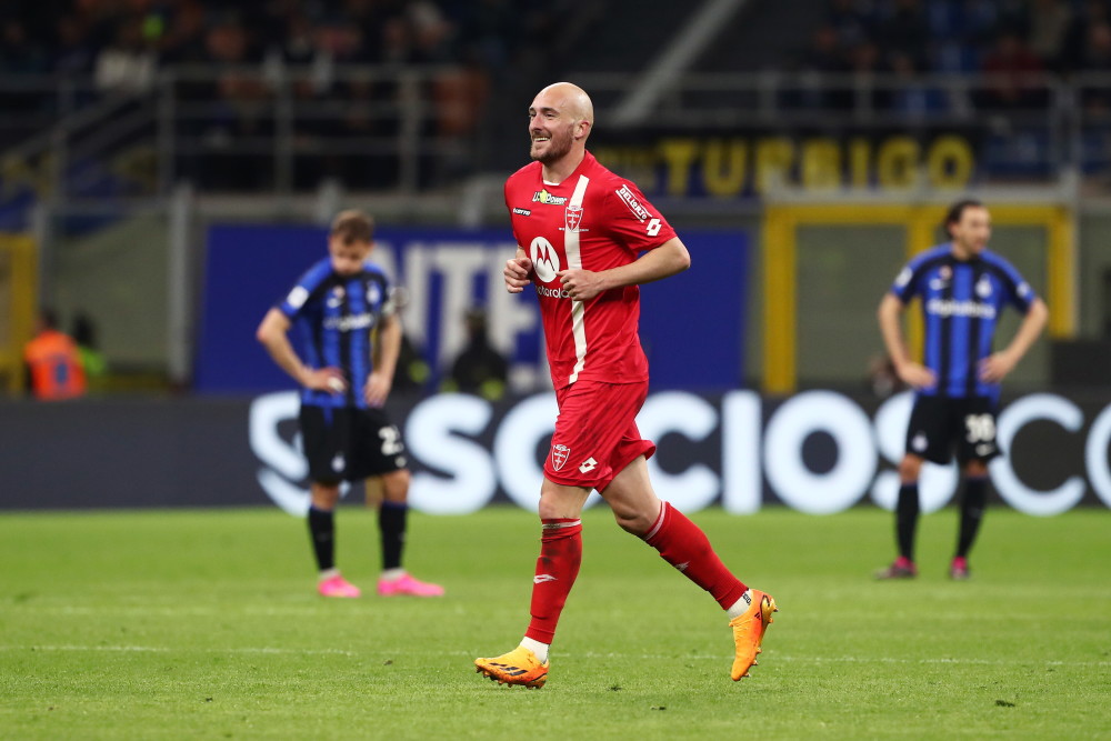 包含佛罗伦萨主场告负,崇尚攻势还需磨炼的词条