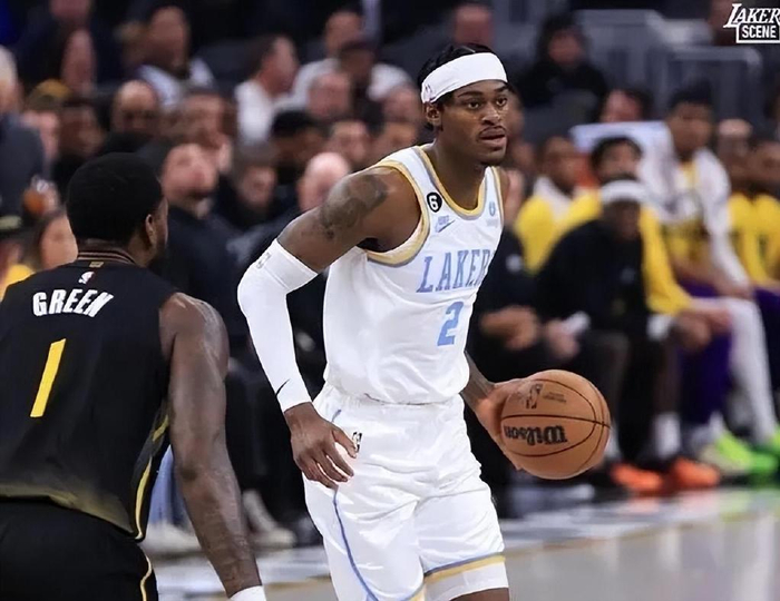 多点开花成为胜利法宝，球队团队配合无间的简单介绍