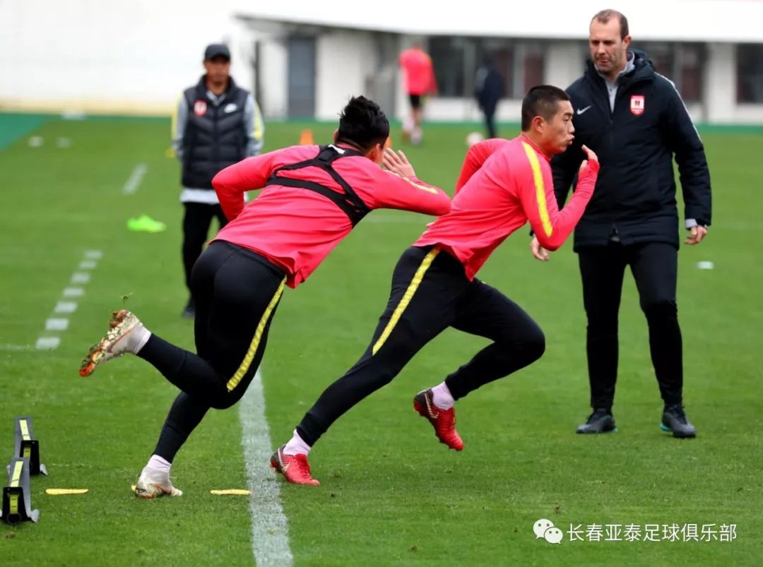南昌八一创新精神，球员训练全力以赴的简单介绍