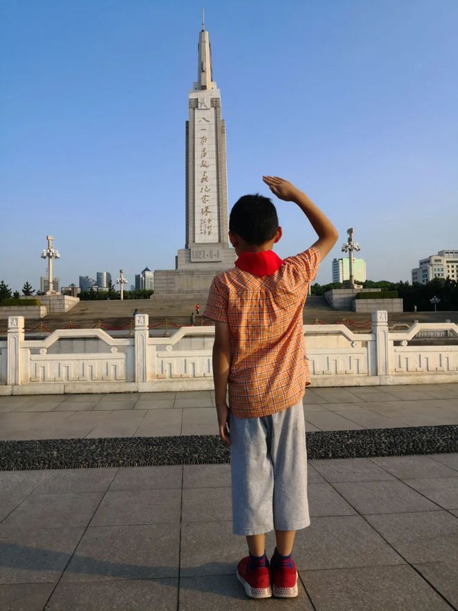 南昌八一创新精神，球员训练全力以赴的简单介绍