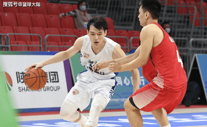 关于超级巅峰之战即将上演，谁将捧起胜利宝座？的信息