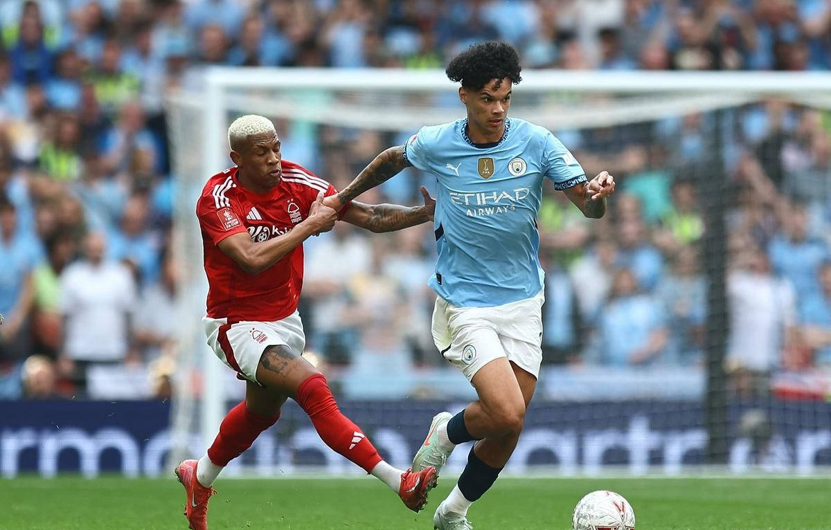 曼城轻松击败水晶宫,瓜迪奥拉提前4分领先 曼城轻松击败水晶宫,瓜迪奥拉提前4分领先