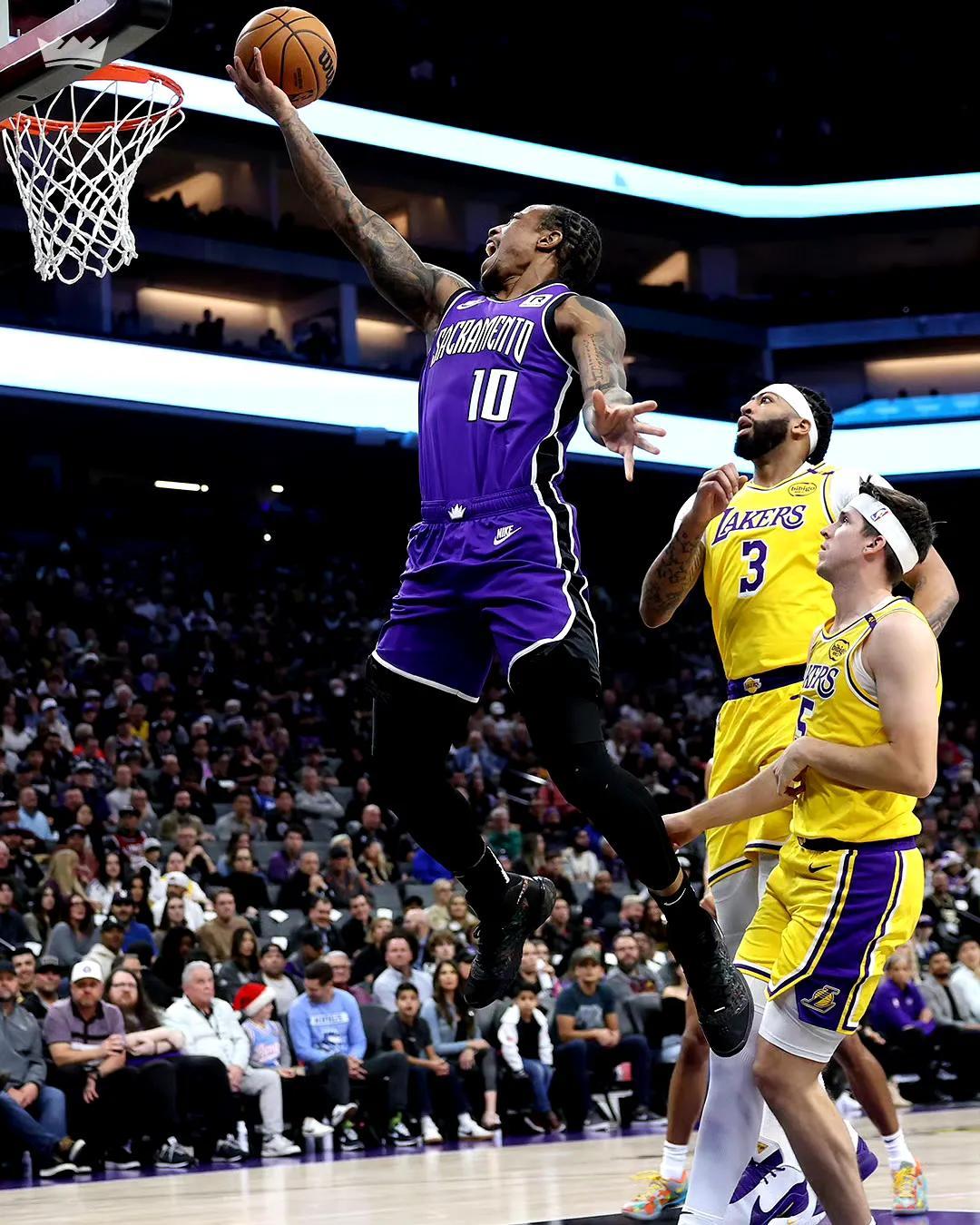 关于湖人主场大胜灭开拓者,继续稳固西部第二的信息 关于湖人主场大胜灭开拓者,继续稳固西部第二的信息