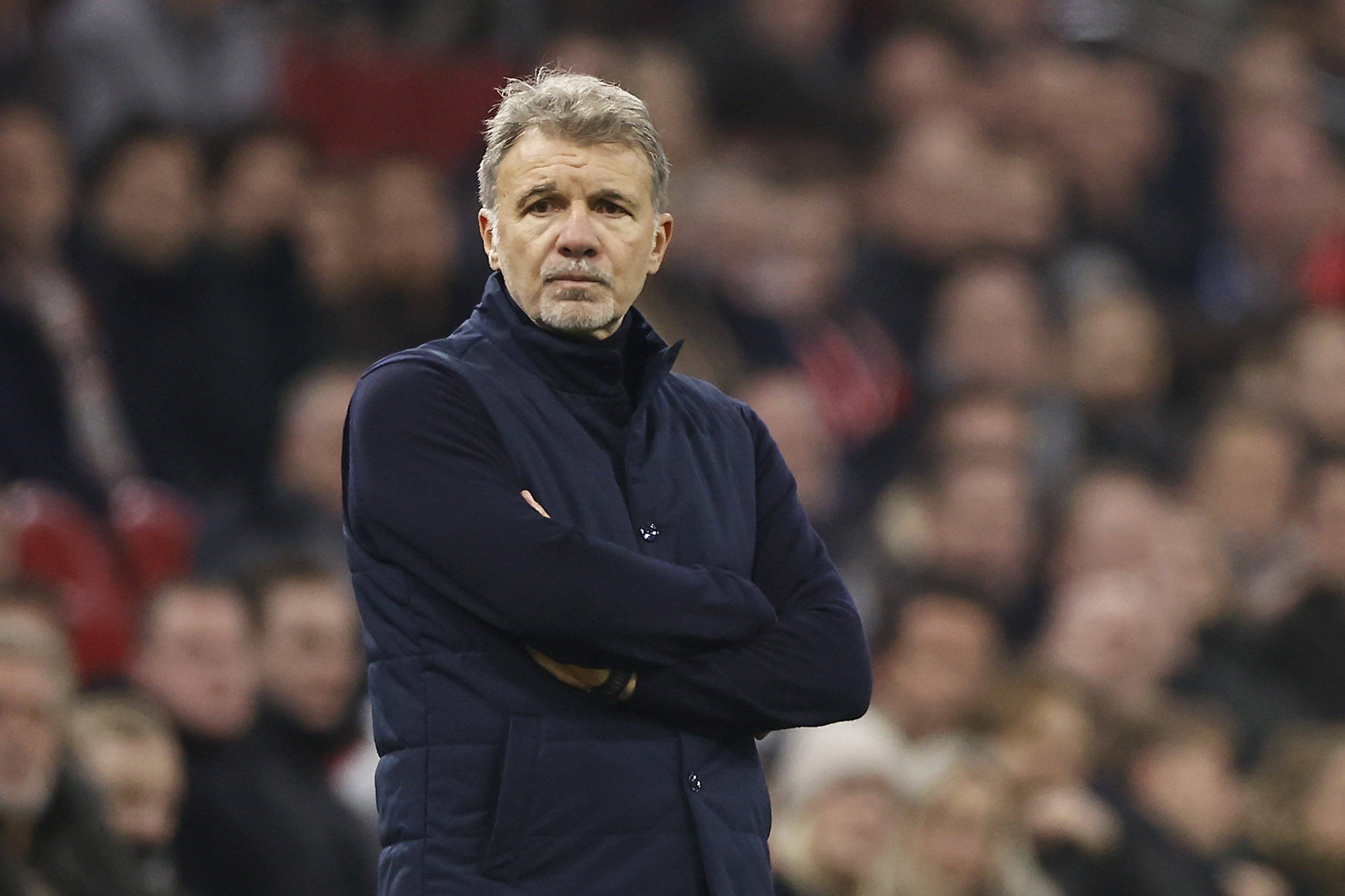 包含拉齐奥客场1-3不敌佛罗伦萨,积分落后拉开的词条