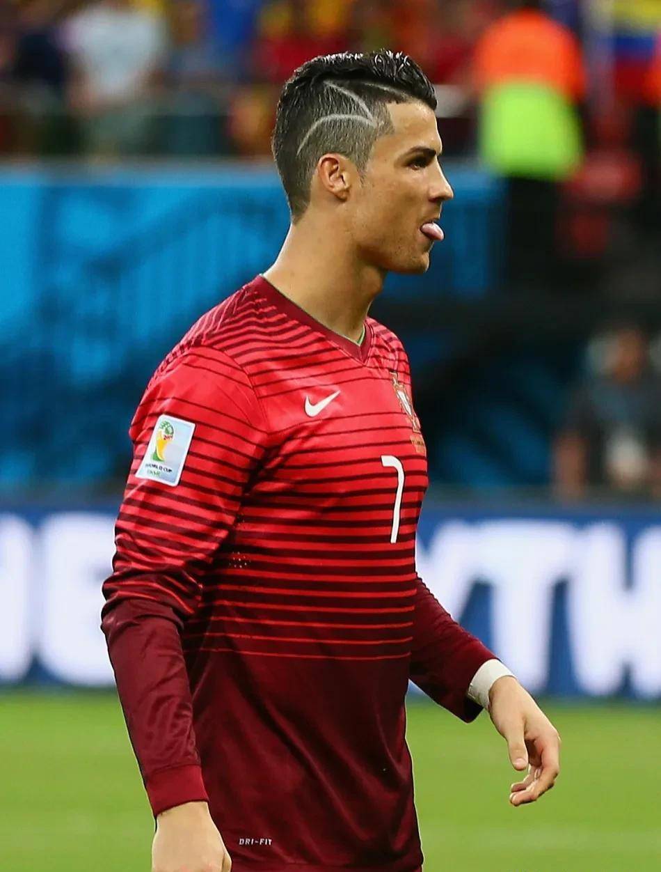 关于汉堡老将重回绿茵场,引发球迷热议的信息 关于汉堡老将重回绿茵场,引发球迷热议的信息