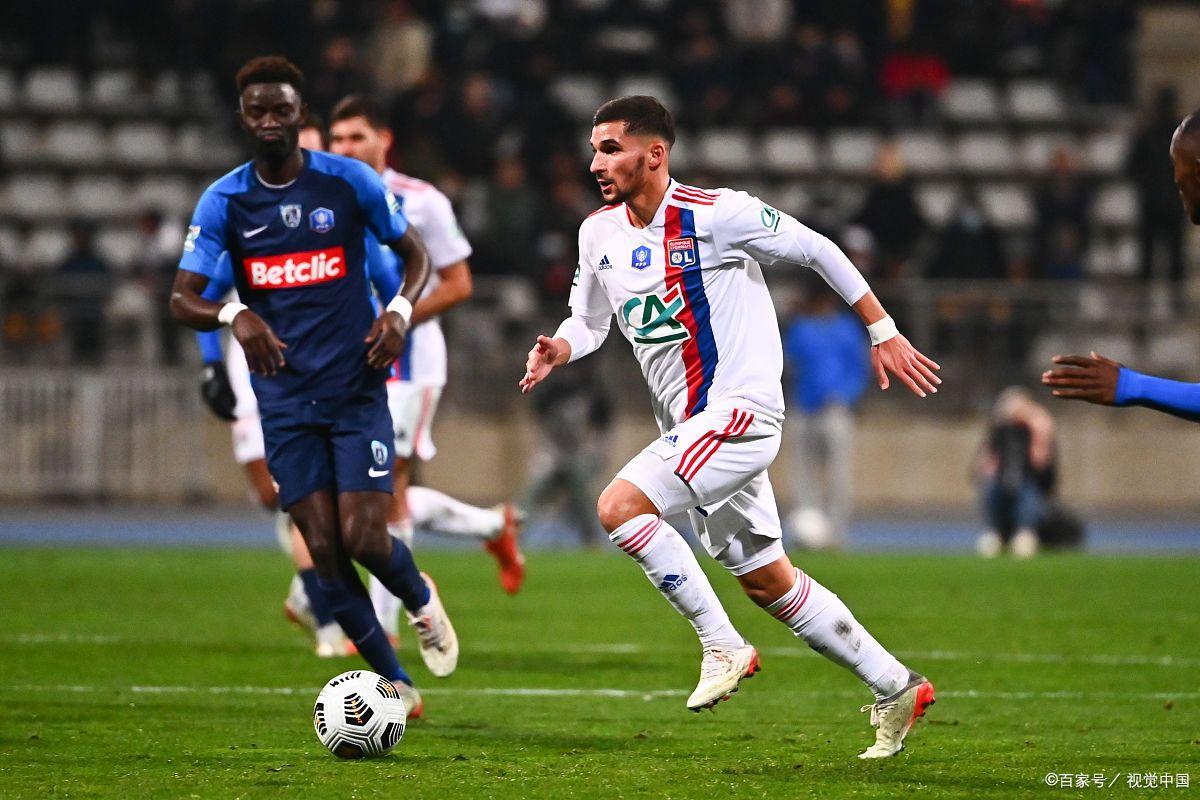 里昂客场零封对手,球队士气高涨 里昂客场零封对手,球队士气高涨