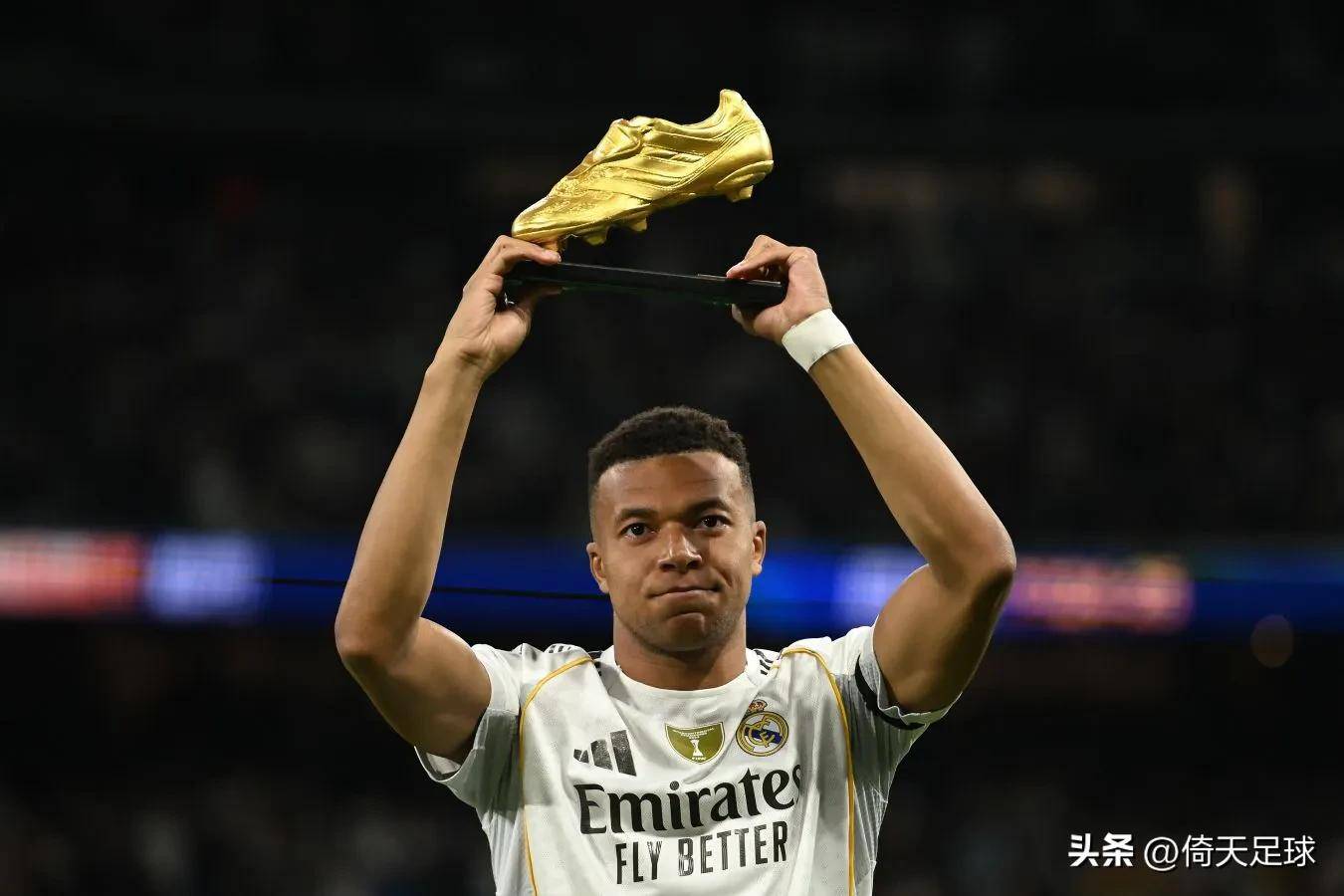 包含皇马主场大胜毕尔巴鄂竞技，稳居榜尾的词条