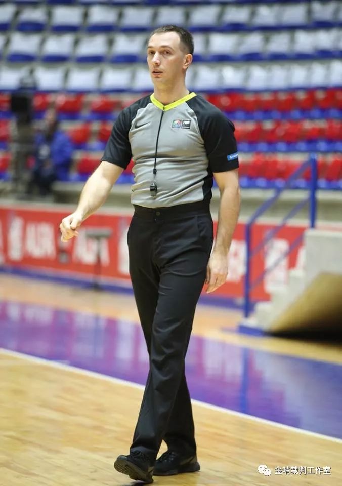 世界篮球联赛新规则实施，裁判纠正失误措施备受重视的简单介绍