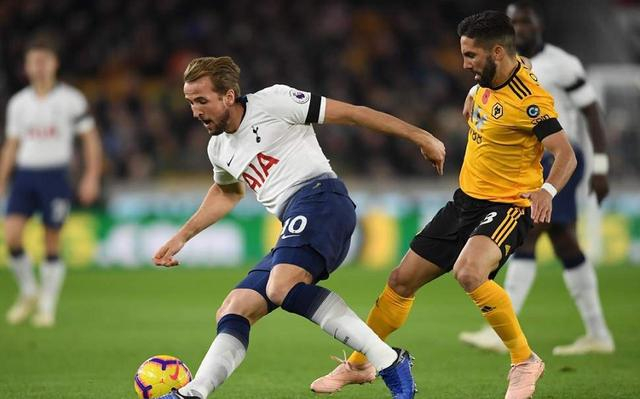 包含热刺客场逆转狼队，穆里尼奥带队积分榜升至第五的词条