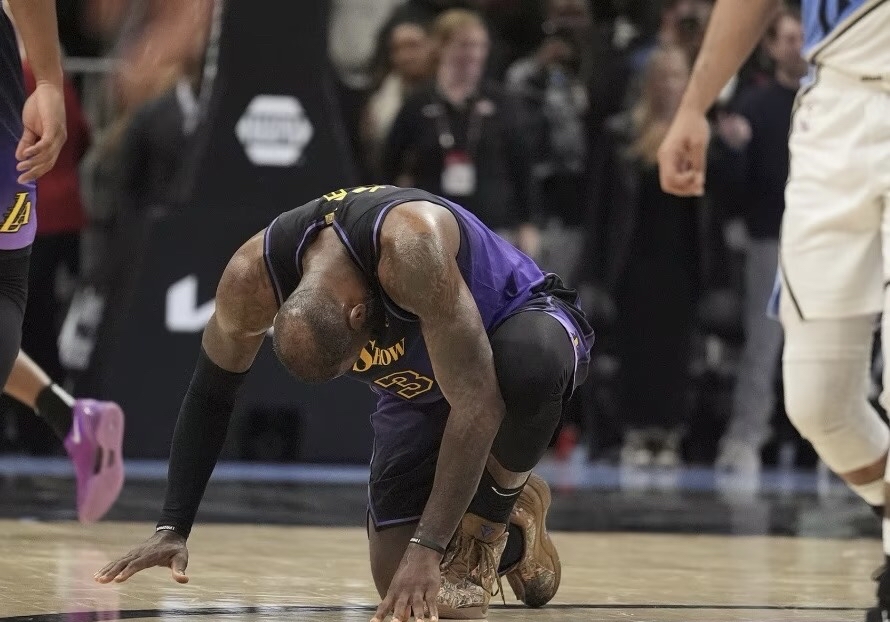 包含灰熊队后卫发球狂砍40分,力挽狂澜的词条