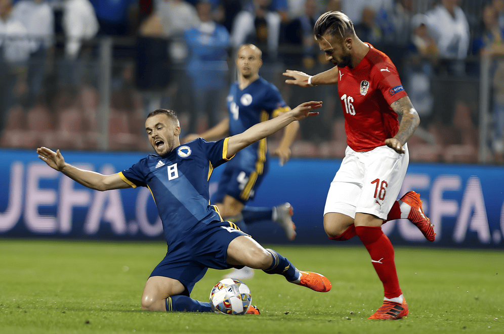 包含荷兰队以惊人的实力横扫波黑，晋级前景看好的词条