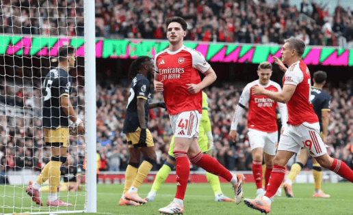 关于阿森纳主场3:3战平诺里奇,拉卡泽特连进两球的信息