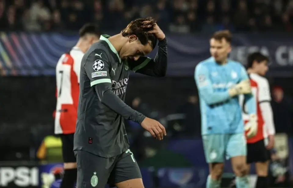 足球明星突然宣布退役,球迷震惊沉痛的简单介绍