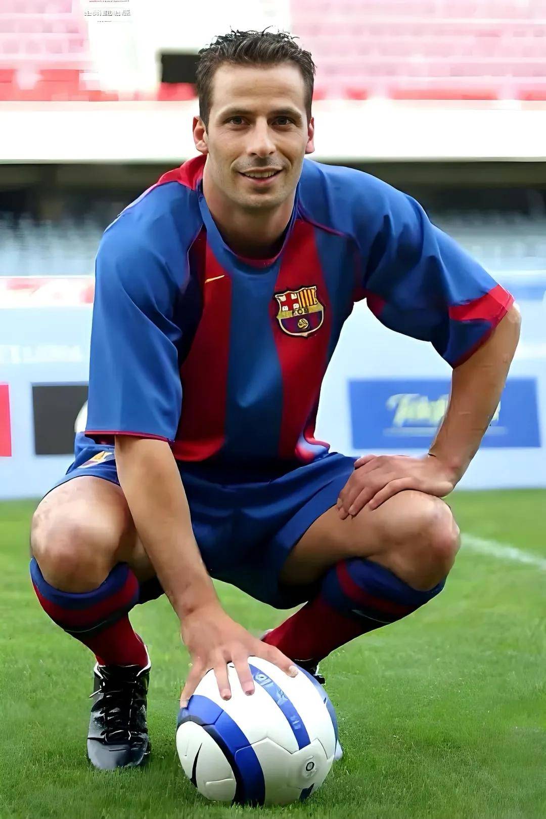 足球明星突然宣布退役，球迷震惊沉痛的简单介绍