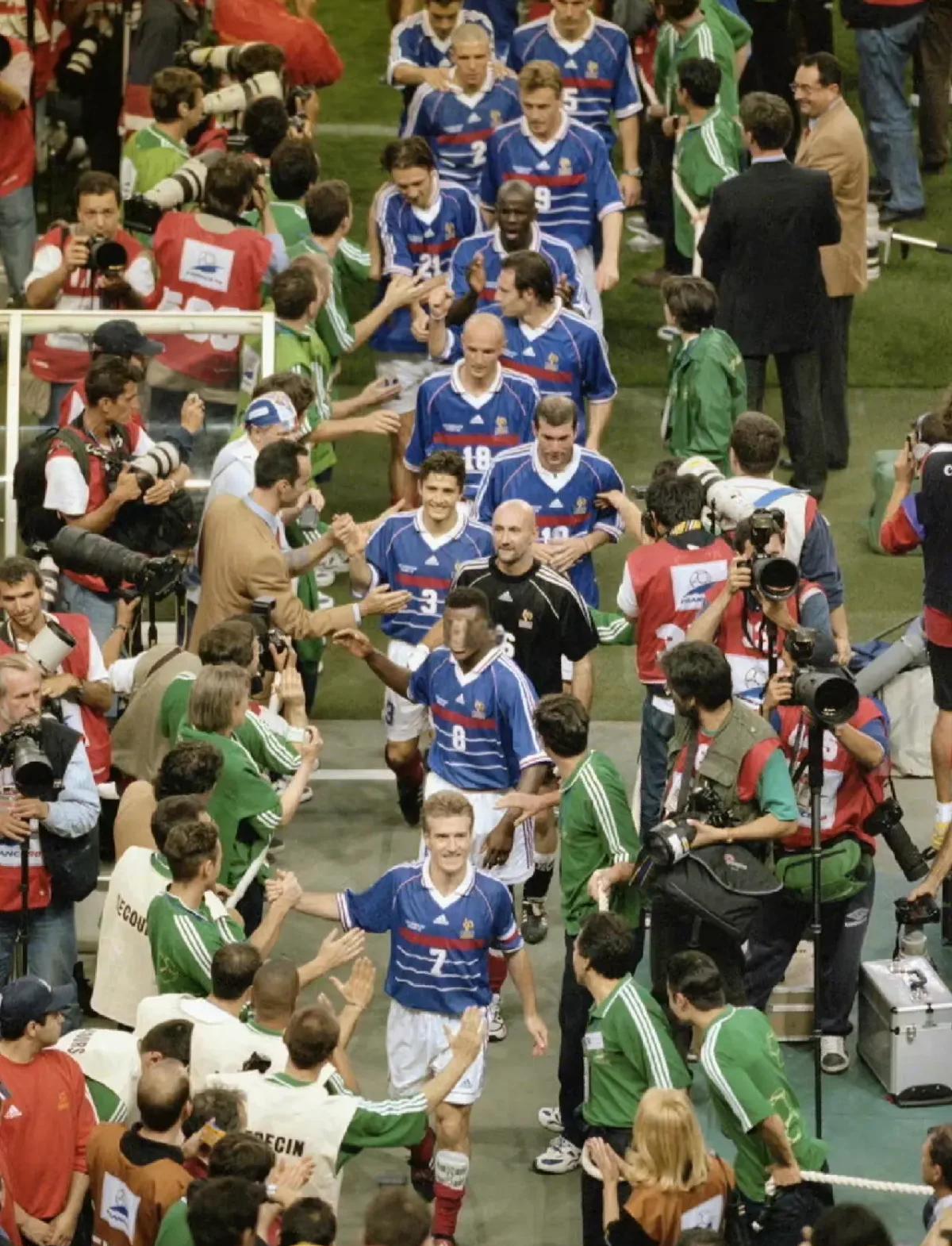 巴西击败西班牙，力压对手晋级世界杯半决赛