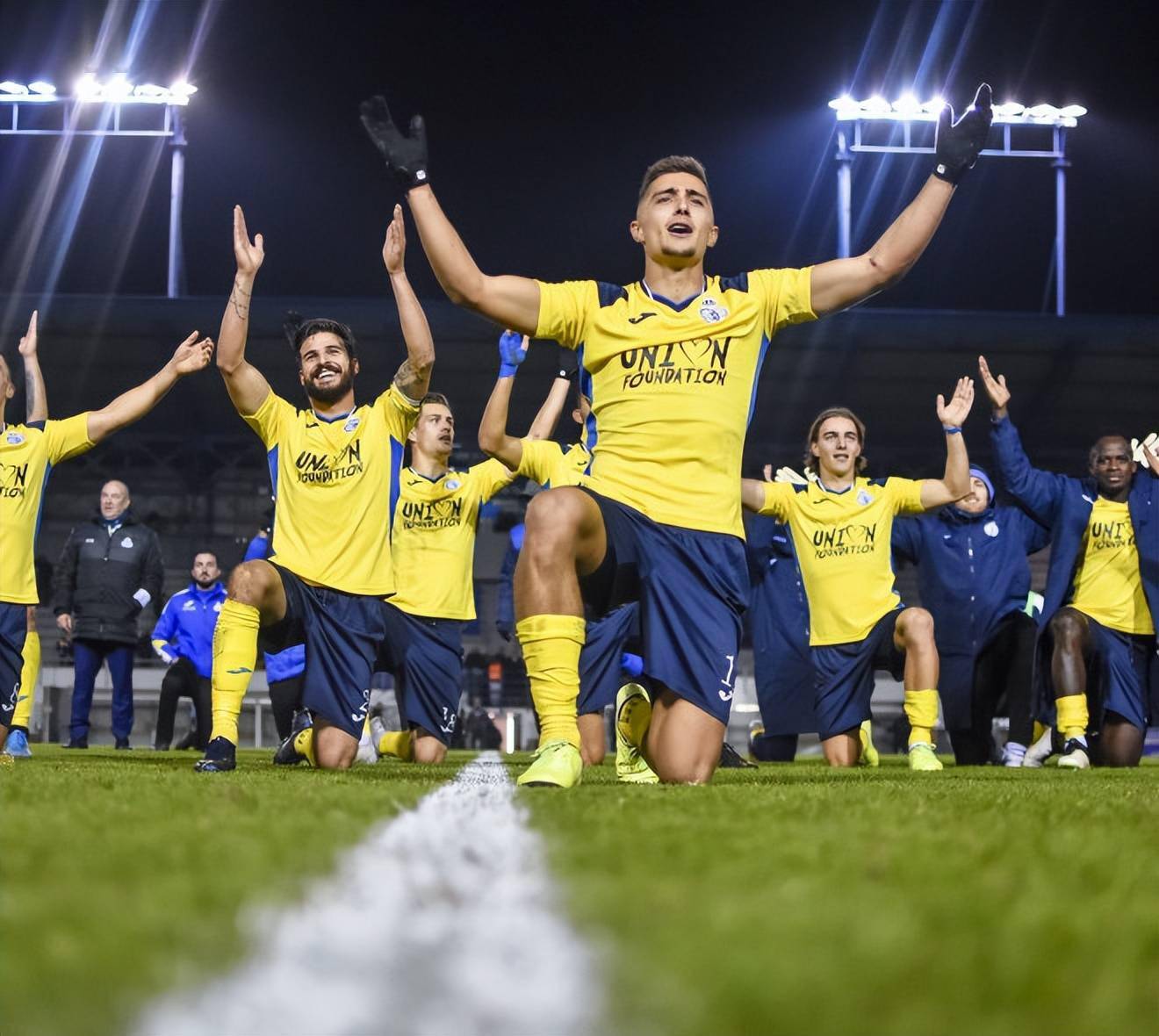 欧洲篮联赛多轮激烈推进，冠军诞生引人期待的简单介绍