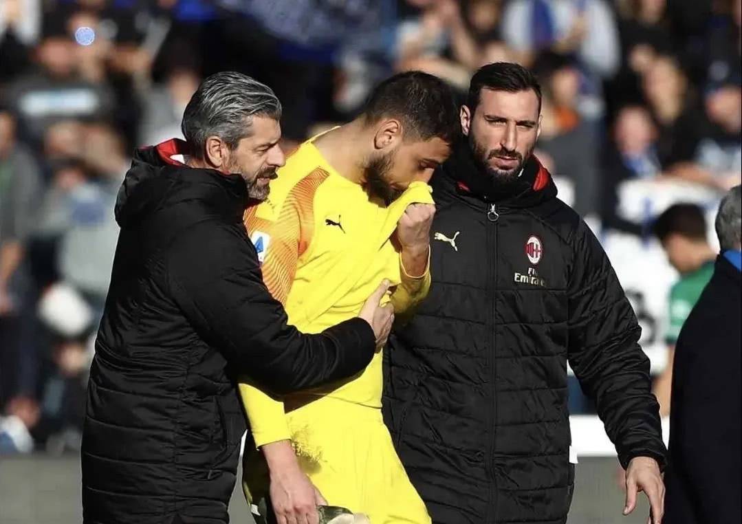 AC米兰球员集体罢训，要求解决合同纠纷的简单介绍