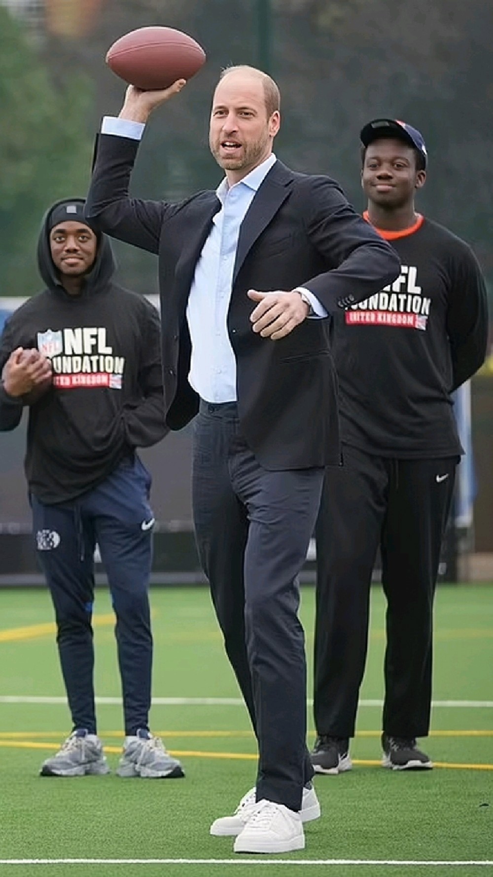 关于青年球员出场表现出色，一展身手引领球队胜利的信息