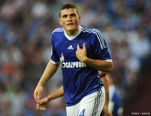 包含沙尔克04主场逼平拜仁慕尼黑，保持不败的词条