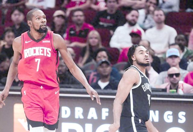 火箭队战胜篮网队，取得关键胜利